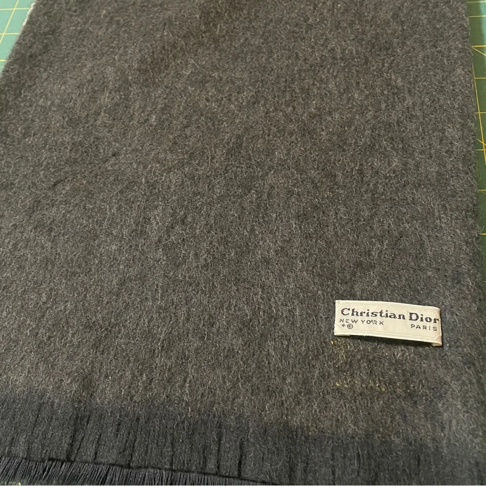 Christian Dior Double Sided Black & Gray Patterned Tuxedo Style Scarf 11